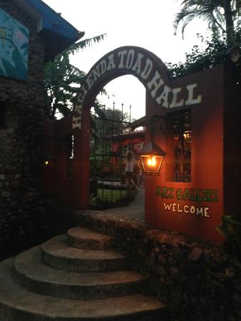 toad-hall-restaraunt